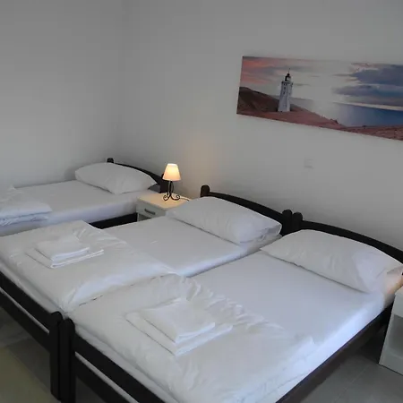 Fuer 2-3 Personen Mit Balkon By Interhome