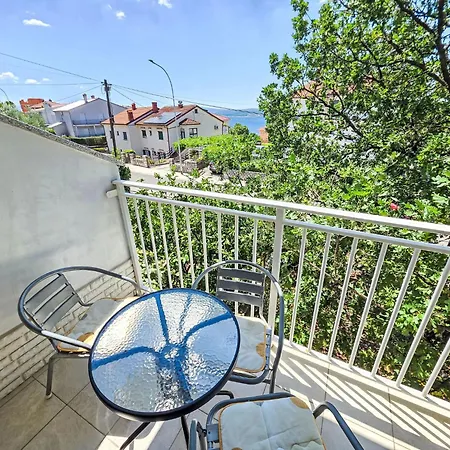Fuer 2-3 Personen Mit Balkon By Interhome *