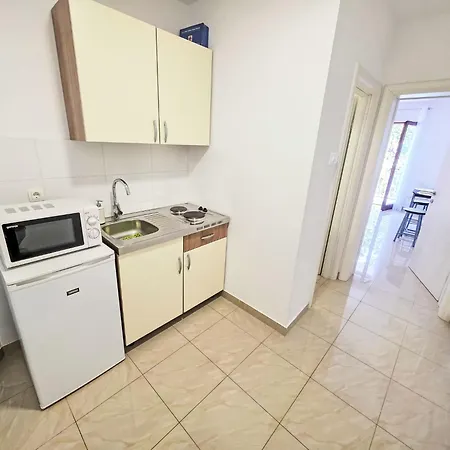 Fuer 2-3 Personen Mit Balkon By Interhome