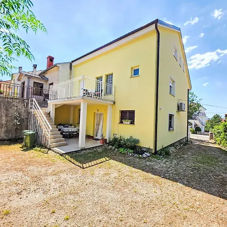 Fuer 2-3 Personen Mit Balkon By Interhome Apartman
